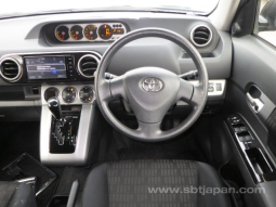 TOYOTA COROLLA RUMION 2015