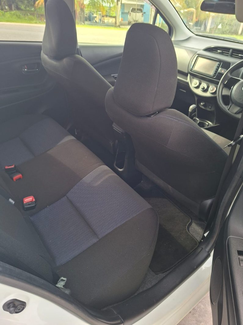 
								2015 Toyota Vitz full									