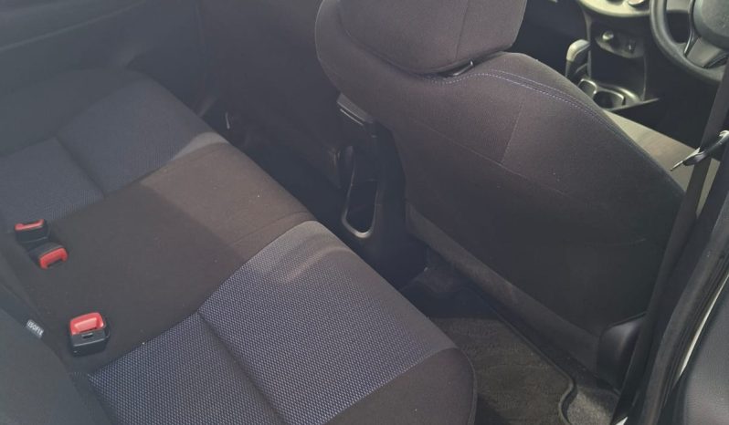 
								2015 Toyota Vitz full									