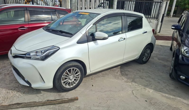 
								2015 Toyota Vitz full									