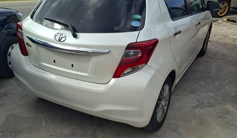 
								2015 Toyota Vitz full									