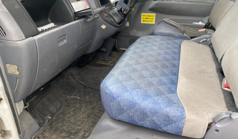 
								2004 MITSUBISHI TRUCK full									