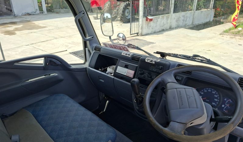 
								2004 MITSUBISHI TRUCK full									