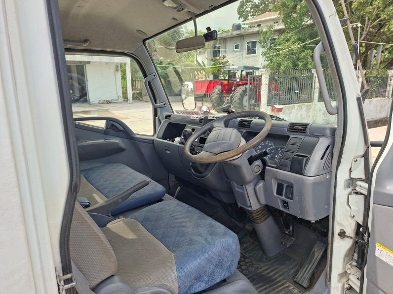 
								2004 MITSUBISHI TRUCK full									