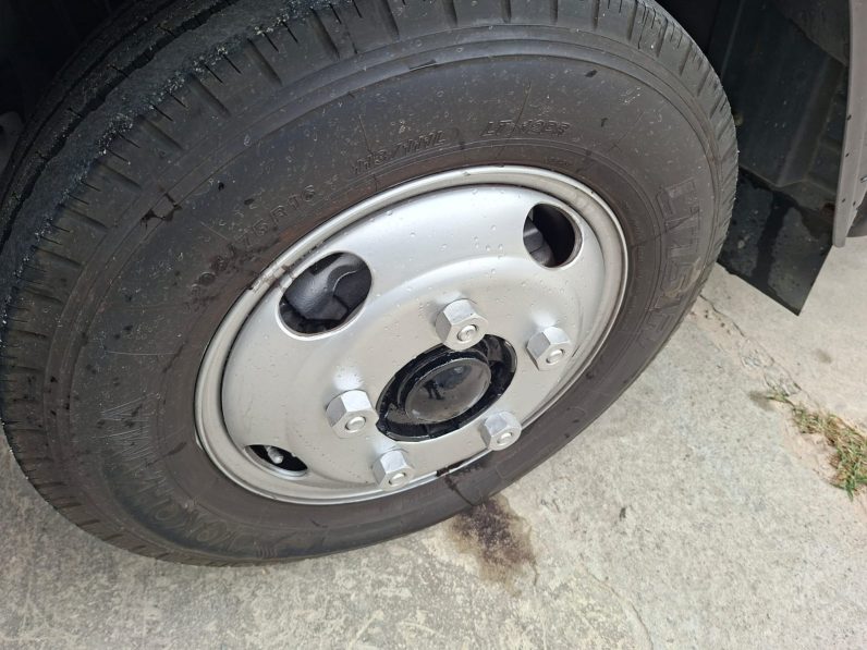 
								2004 MITSUBISHI TRUCK full									