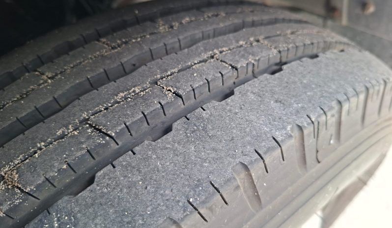 
								2004 MITSUBISHI TRUCK full									