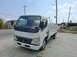 2004 MITSUBISHI TRUCK