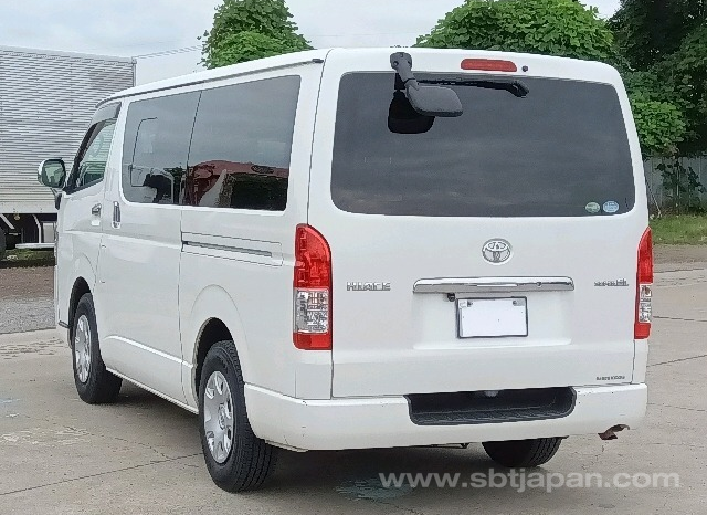 
								TOYOTA HIACE VAN 2016 SUPER GL full									