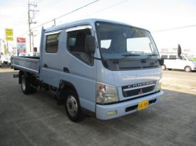 2003 Mitsubishi Canter 4 doors