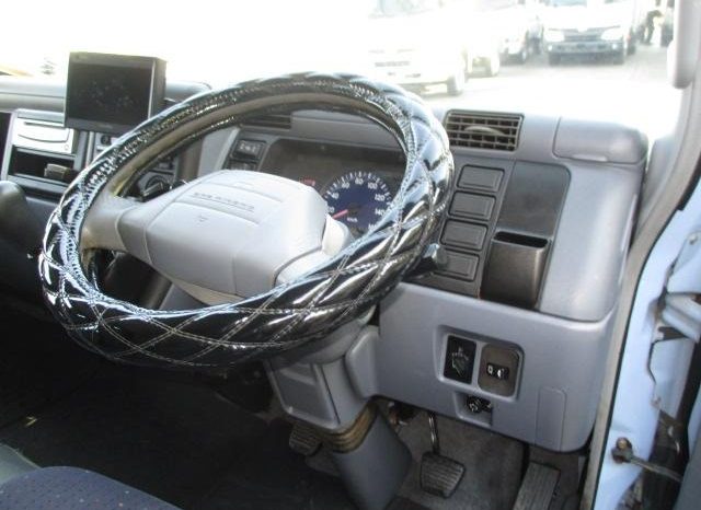 
								2003 Mitsubishi Canter 4 doors full									