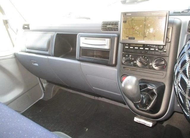 
								2003 Mitsubishi Canter 4 doors full									