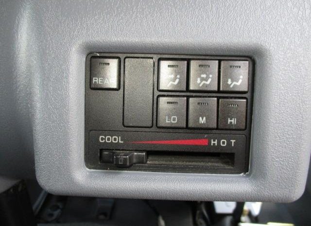 
								2003 Mitsubishi Canter 4 doors full									