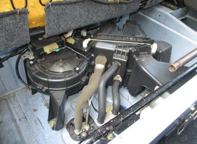 
								2003 Mitsubishi Canter 4 doors full									