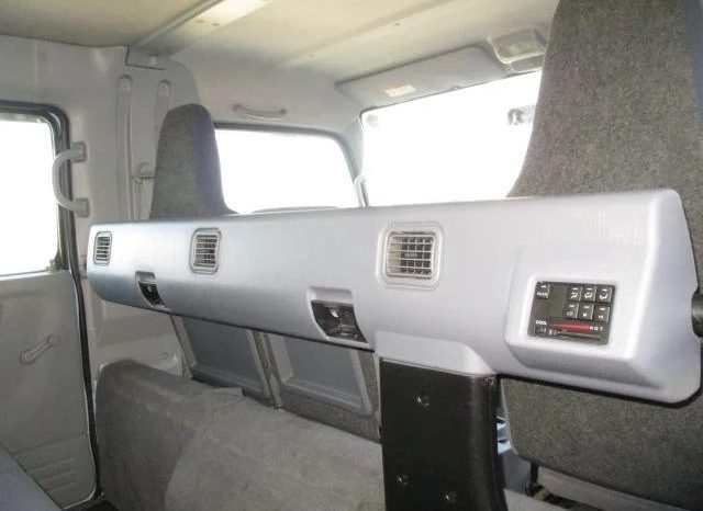 
								2003 Mitsubishi Canter 4 doors full									