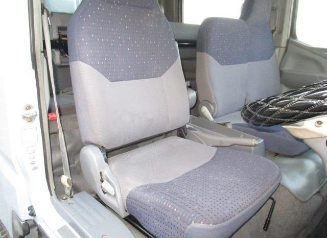 
								2003 Mitsubishi Canter 4 doors full									