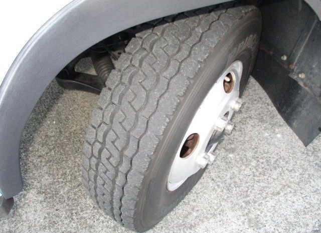 
								2003 Mitsubishi Canter 4 doors full									