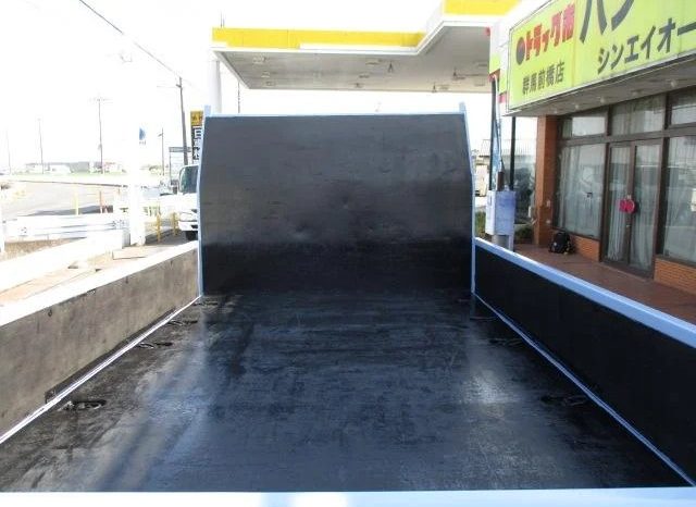 
								2003 Mitsubishi Canter 4 doors full									