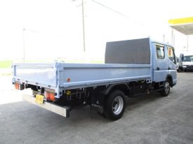 2003 Mitsubishi Canter 4 doors