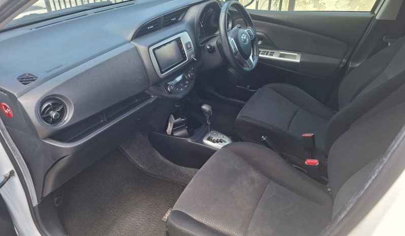 
								2015 TOYOTA VITZ full									