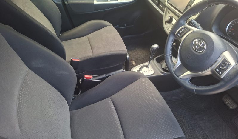 
								2015 TOYOTA VITZ full									