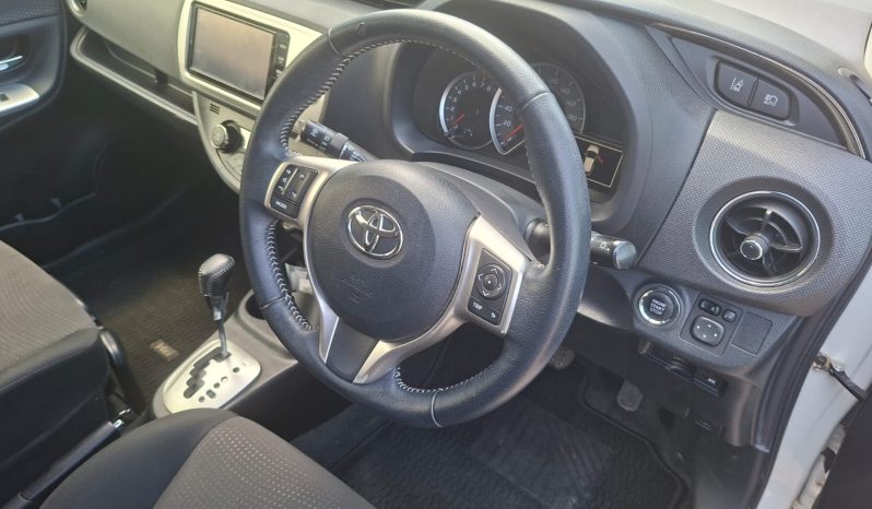 
								2015 TOYOTA VITZ full									
