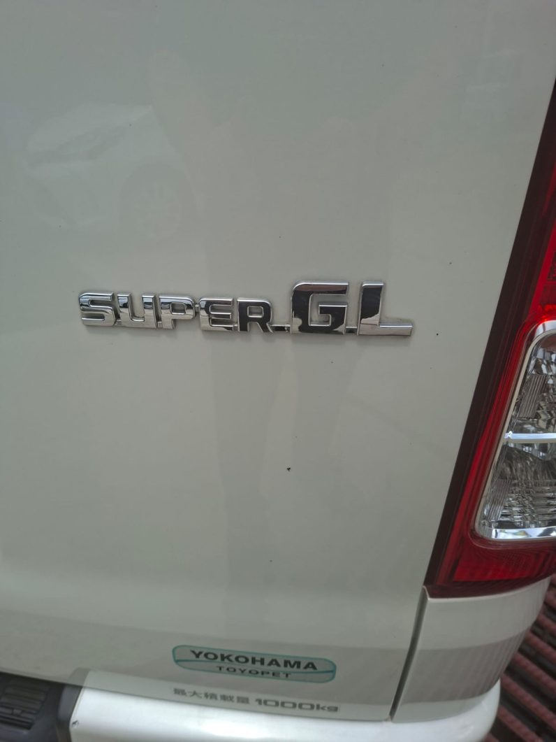 
								2017 Toyota Hiace Super GL full									