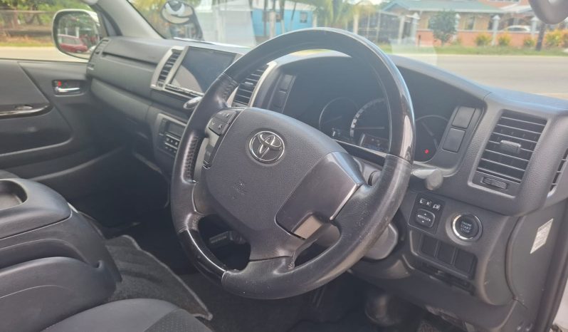 
								2017 Toyota Hiace Super GL full									