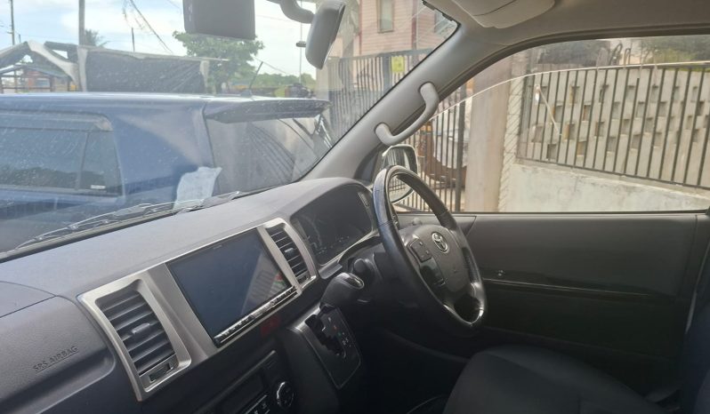 
								2017 Toyota Hiace Super GL full									