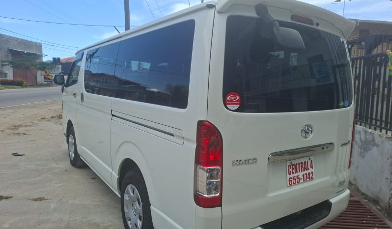 
								2017 Toyota Hiace Super GL full									