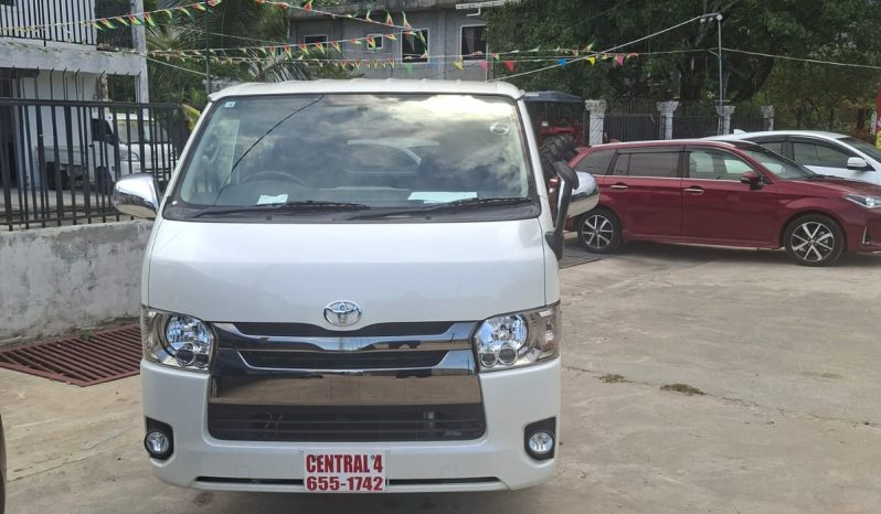 
								2017 Toyota Hiace Super GL full									