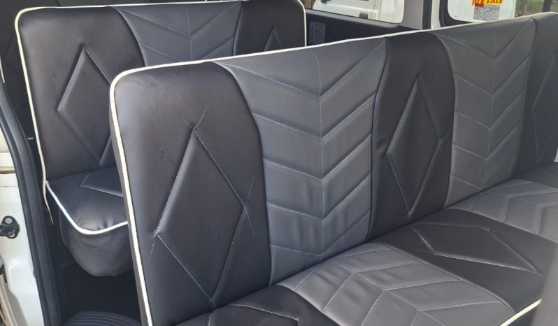 
								2017 Toyota Hiace Super GL full									