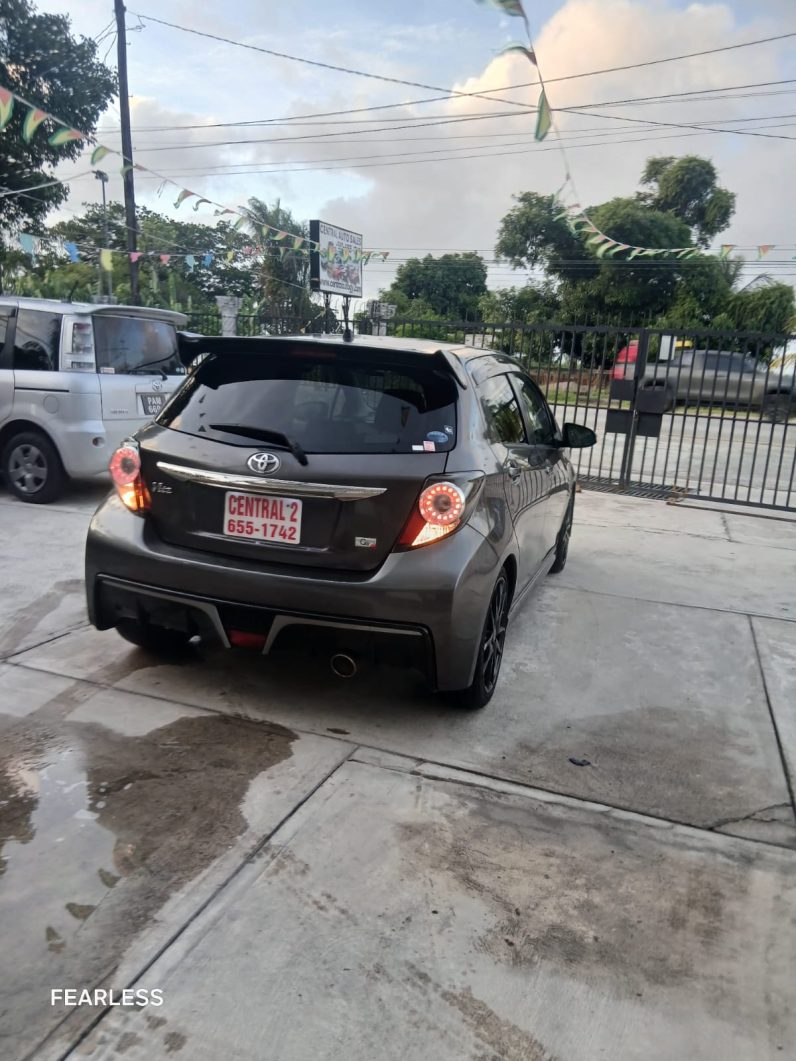 
								2014 vitz g MODELS full									