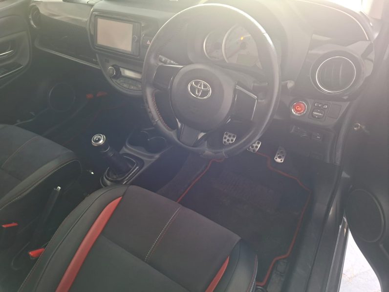 
								2014 vitz g MODELS full									