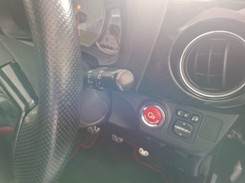 
								2014 vitz g MODELS full									