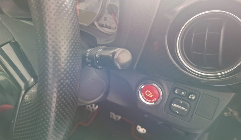 
								2014 vitz g MODELS full									