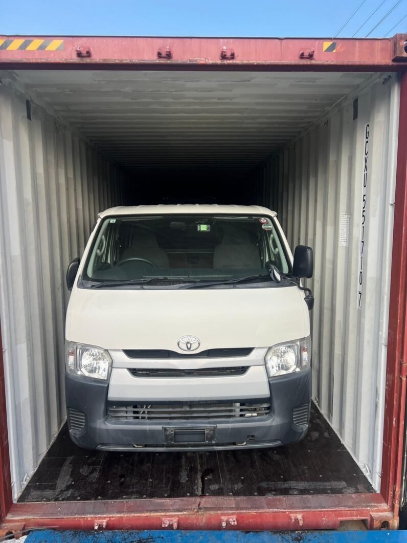 
2015 Hiace full									
