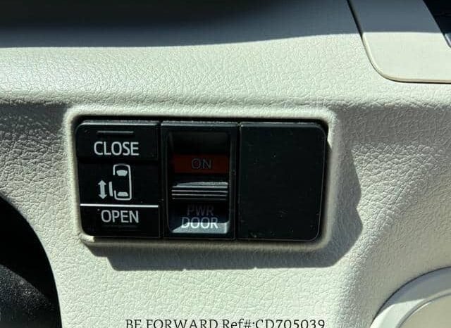 
2015 TOYOTA SIENTA full									