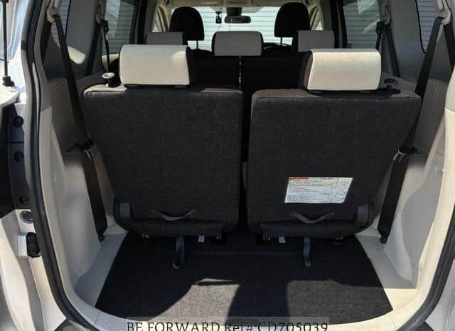 
2015 TOYOTA SIENTA full									