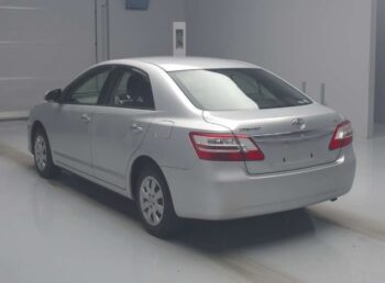 TOYOTA PREMIO 2014 silver